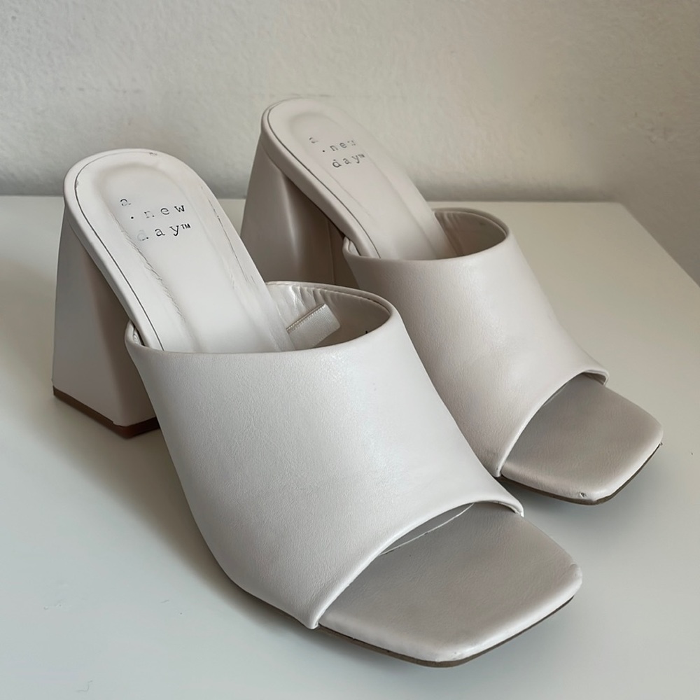 Adt07 Vira Heels